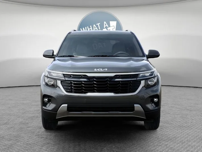 2026 Kia Seltos - view 2