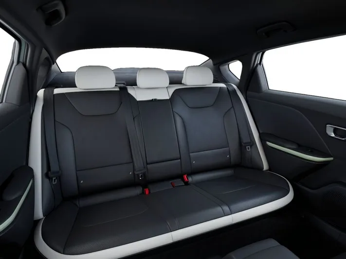 2026 Kia K4 - view 16