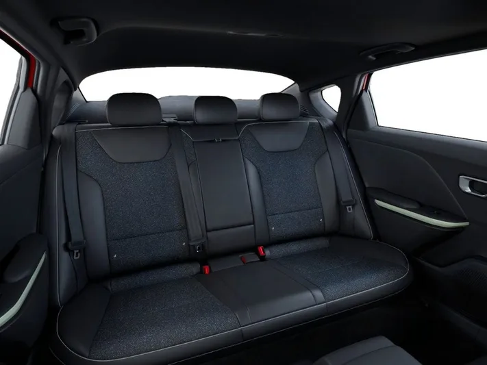 2025 Kia K4 - view 16