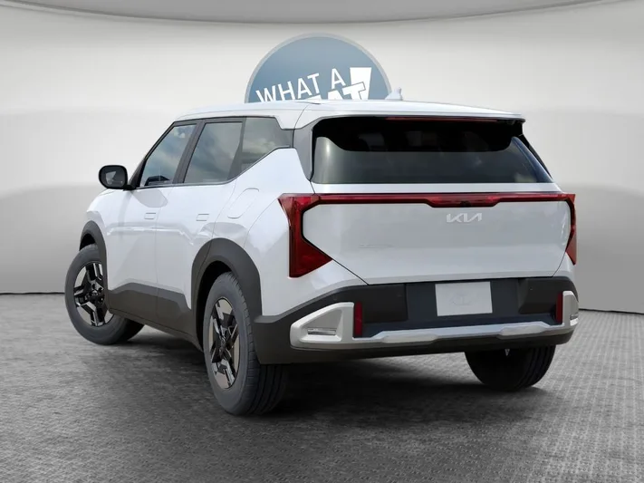 2027 Kia Seltos - view 4