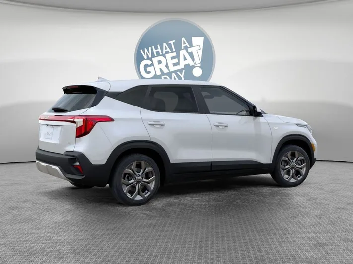 2026 Kia Seltos - view 5