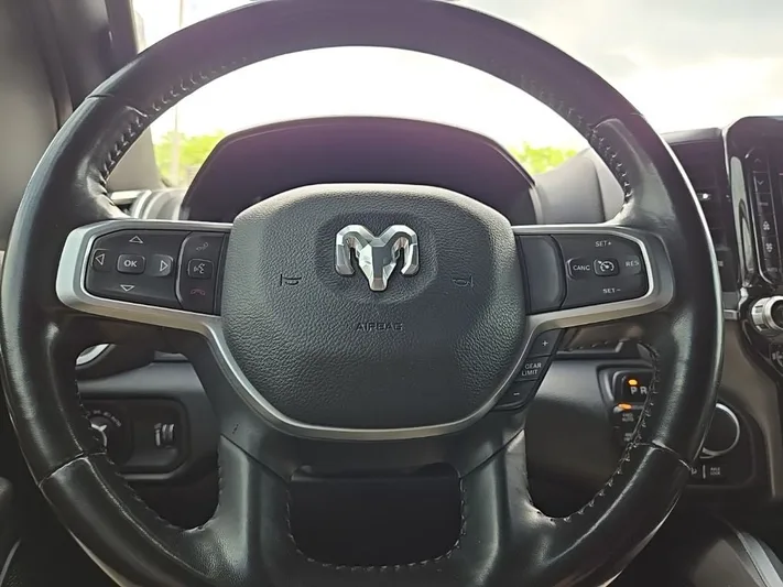 2021 RAM 1500 - view 15