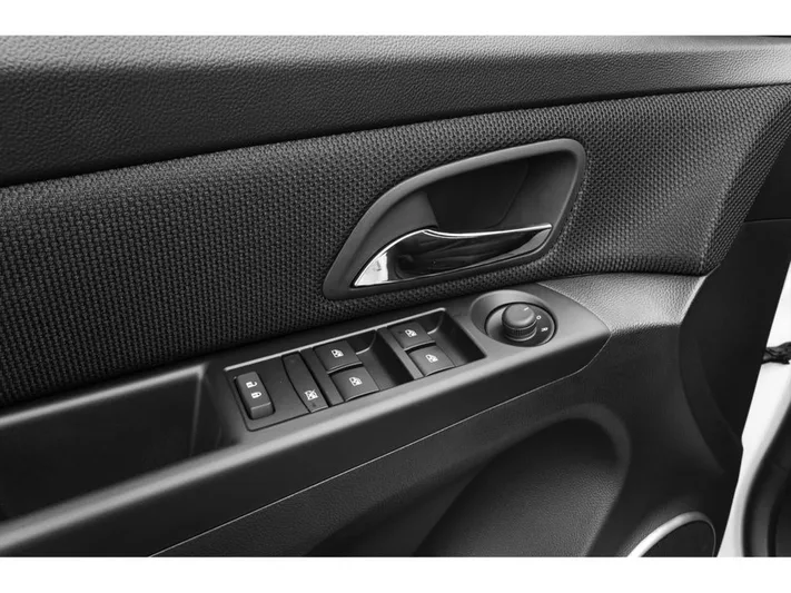 2015 Chevrolet Cruze - view 15