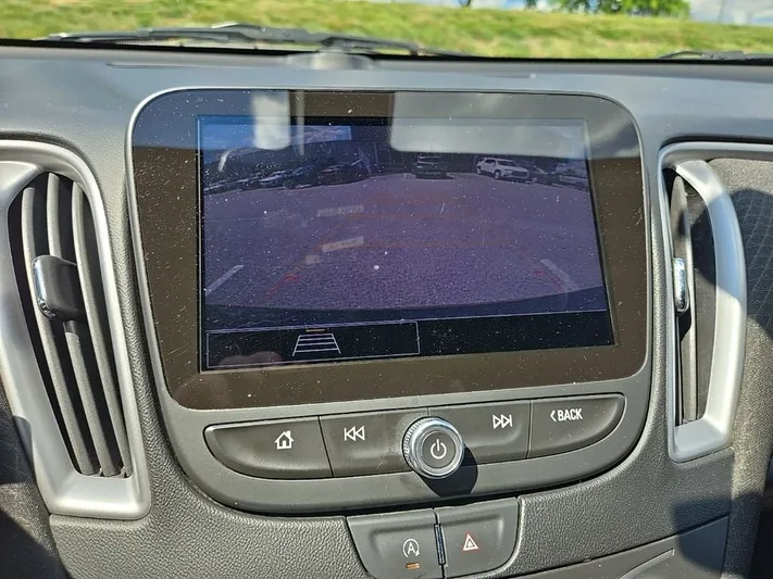 2022 Chevrolet Malibu - view 17