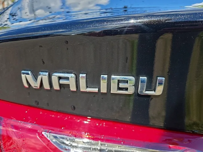 2022 Chevrolet Malibu - view 5