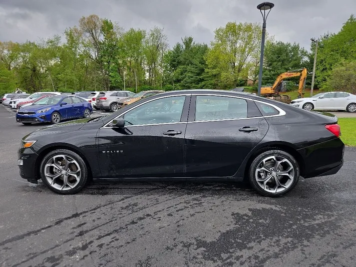 2023 Chevrolet Malibu - view 5