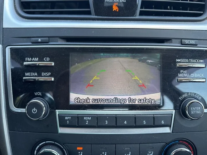 2018 Nissan Altima - view 6