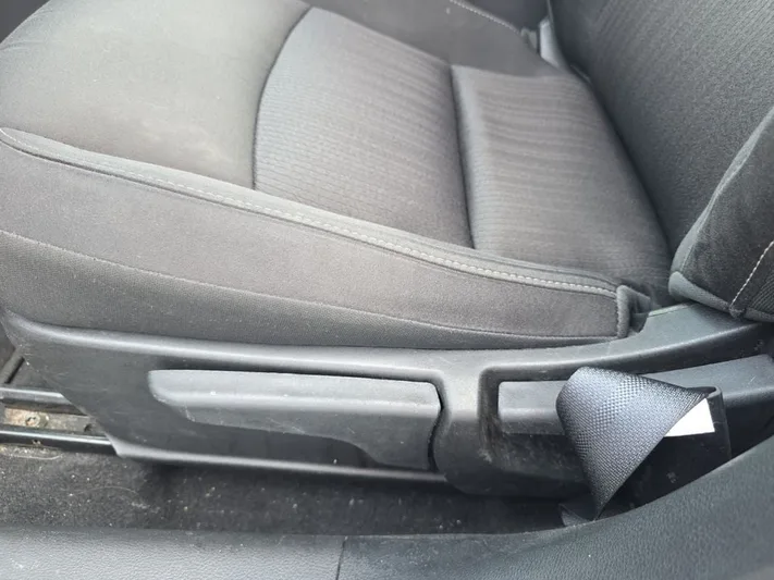 2023 Nissan Altima - view 13