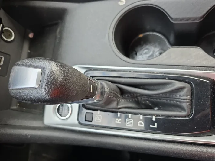 2023 Nissan Altima - view 20