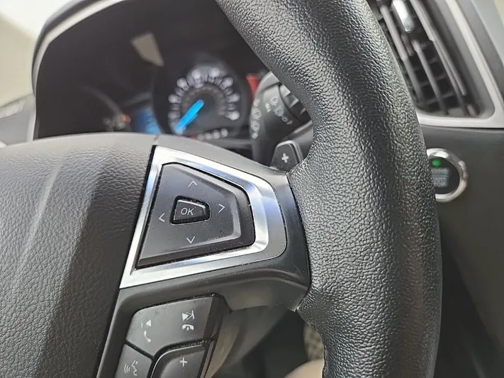 2020 Ford Edge - view 16