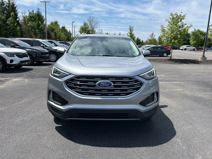 2020 Ford Edge - view 2