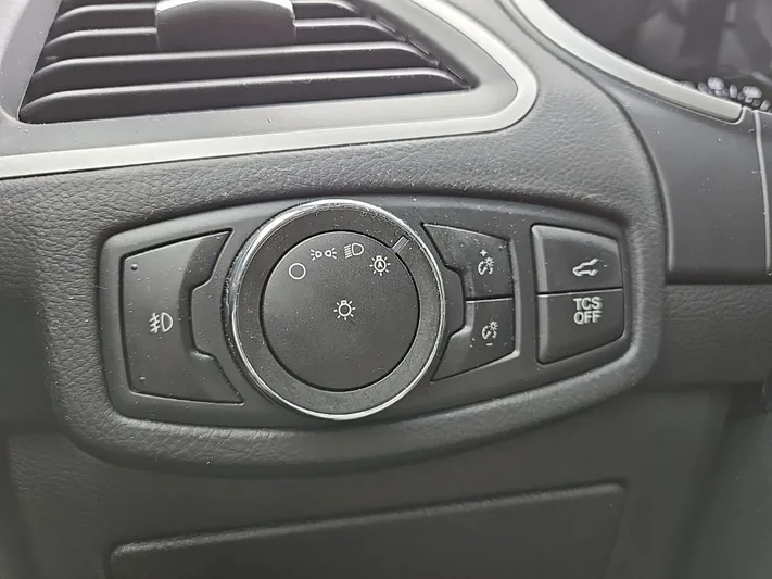 2020 Ford Edge - view 20