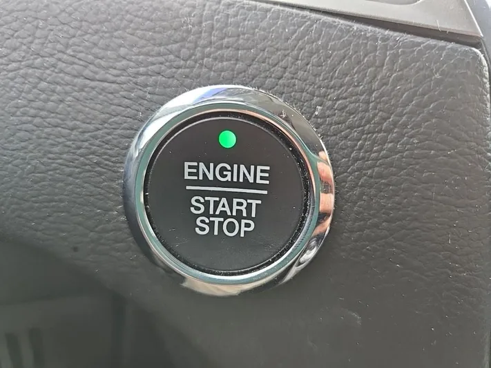 2020 Ford Edge - view 29