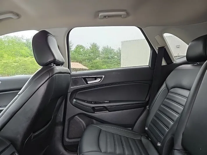 2020 Ford Edge - view 33
