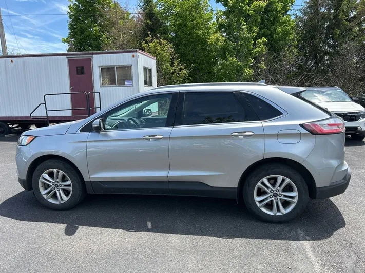 2020 Ford Edge - view 4