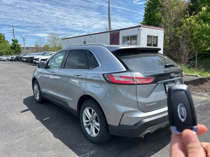 2020 Ford Edge - view 5