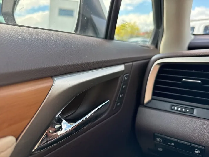 2017 Lexus RX - view 35