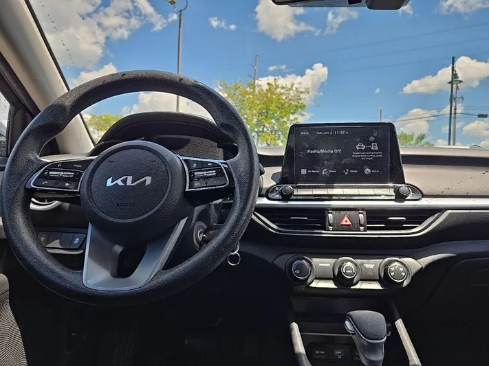 2023 Kia Forte - view 33