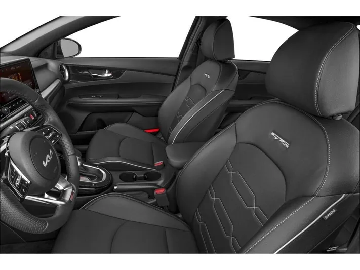 2023 Kia Forte - view 6