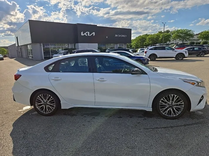 2024 Kia Forte - view 2