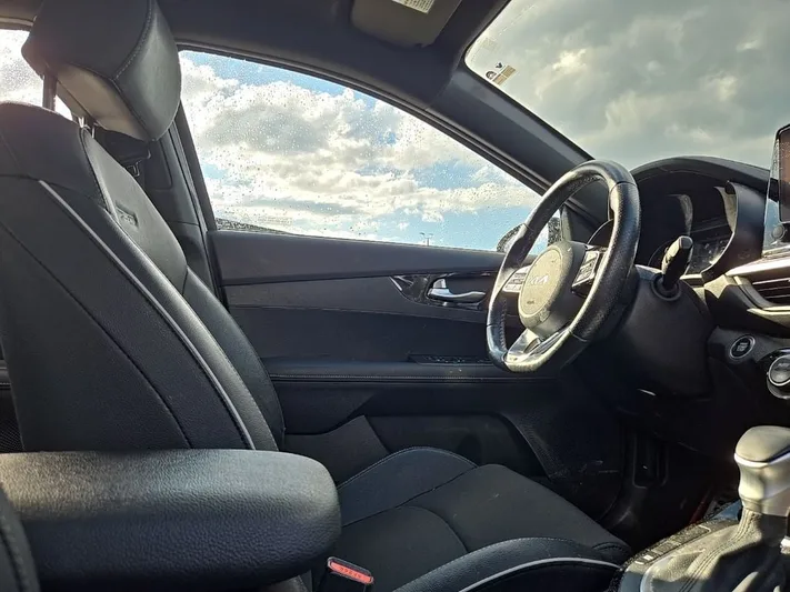 2024 Kia Forte - view 36