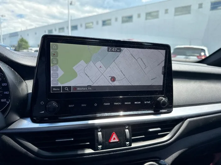 2023 Kia Forte - view 8