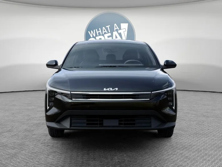 2025 Kia K4 - view 2