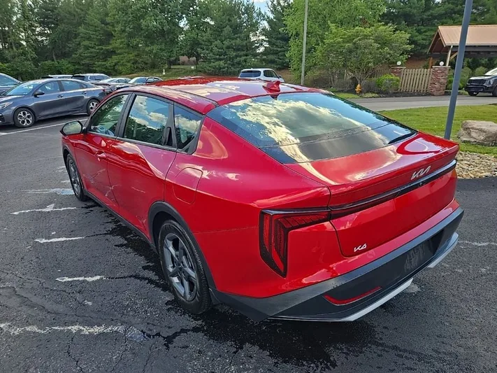 2025 Kia K4 - view 7