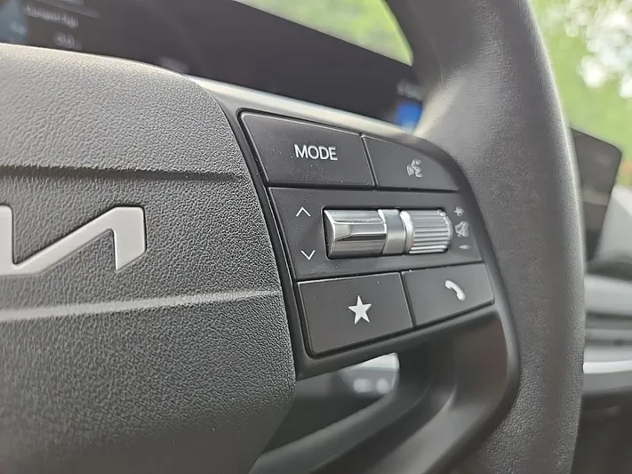 2025 Kia K4 - view 14