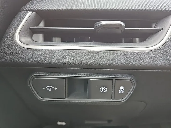 2025 Kia K4 - view 18