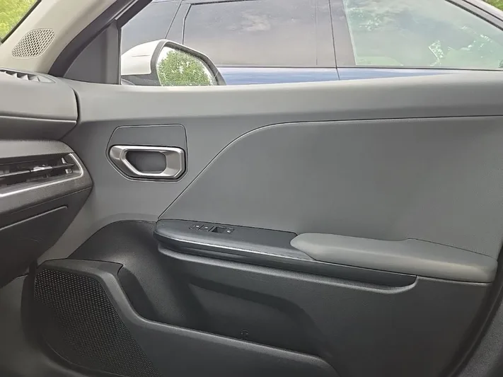 2025 Kia K4 - view 26