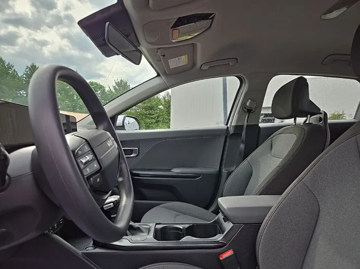 2025 Kia K4 - view 30