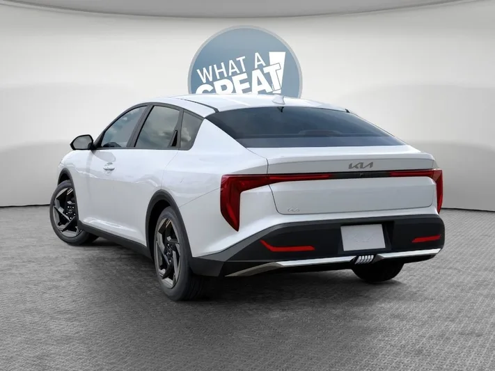 2026 Kia K4 - view 4