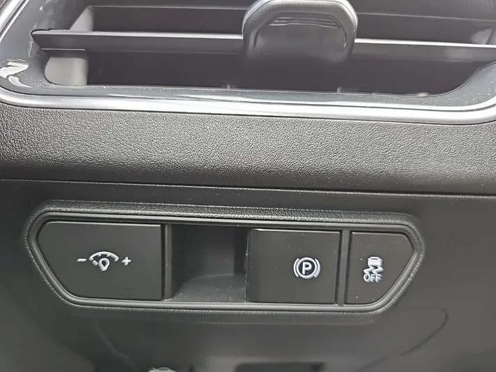 2025 Kia K4 - view 18