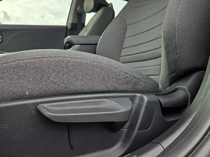2025 Kia K4 - view 28