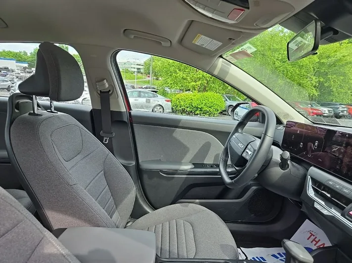 2025 Kia K4 - view 33