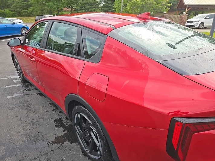 2025 Kia K4 - view 5