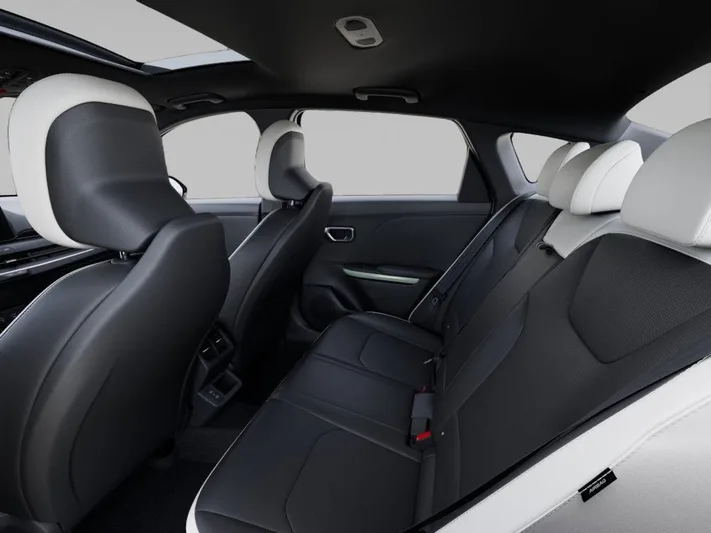 2025 Kia K4 - view 18