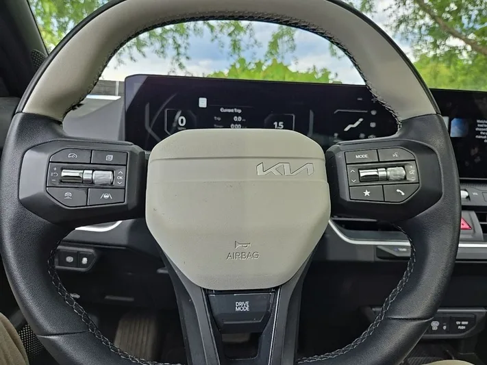 2025 Kia K4 - view 13