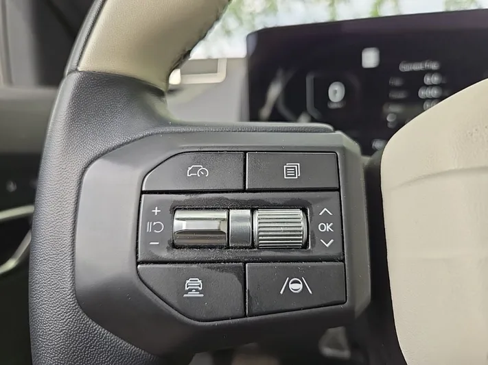 2025 Kia K4 - view 14