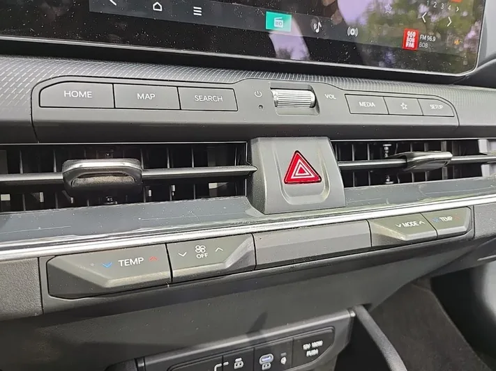 2025 Kia K4 - view 24