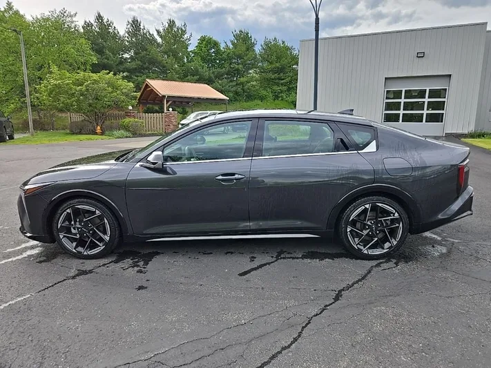 2025 Kia K4 - view 9