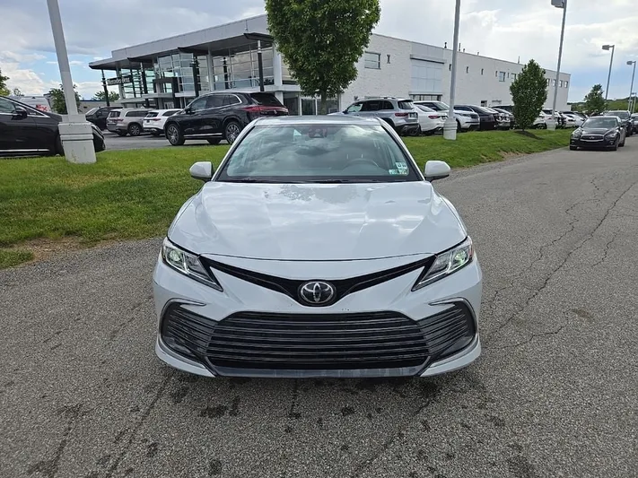 2023 Toyota Camry - view 10