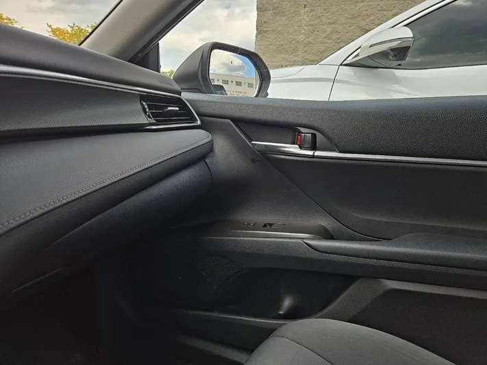2023 Toyota Camry - view 25