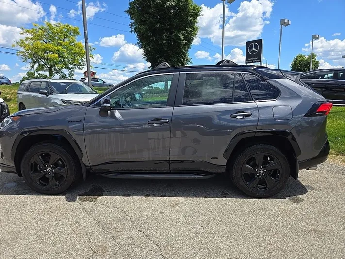 2021 Toyota RAV4 - view 10