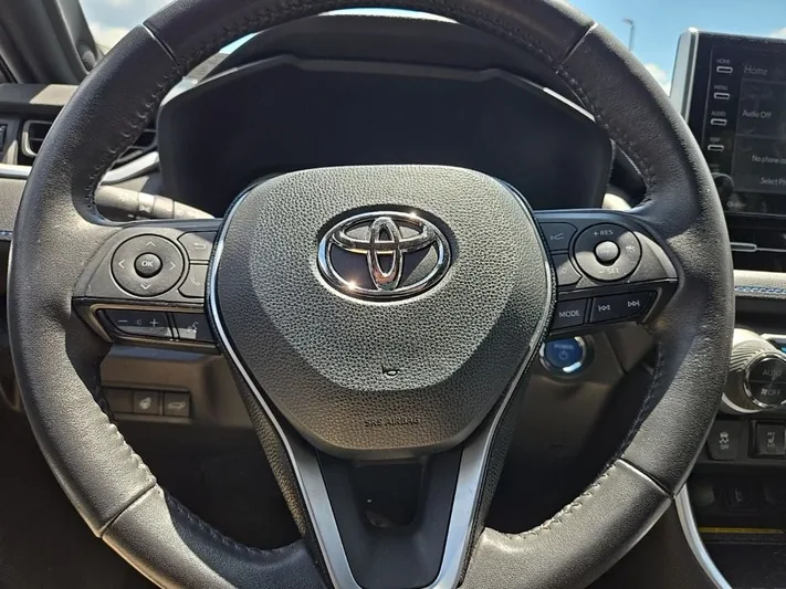 2021 Toyota RAV4 - view 13
