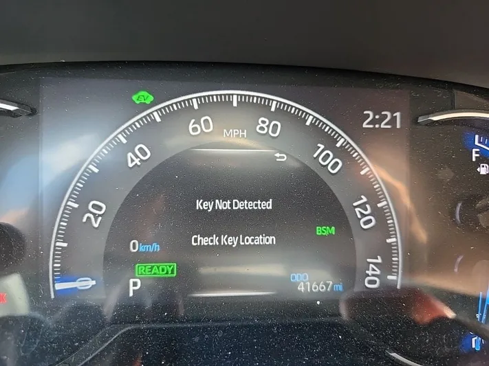 2021 Toyota RAV4 - view 17