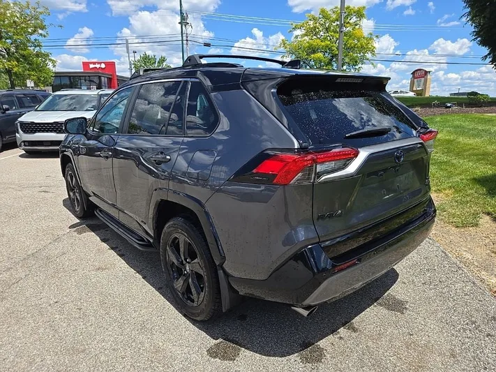 2021 Toyota RAV4 - view 9