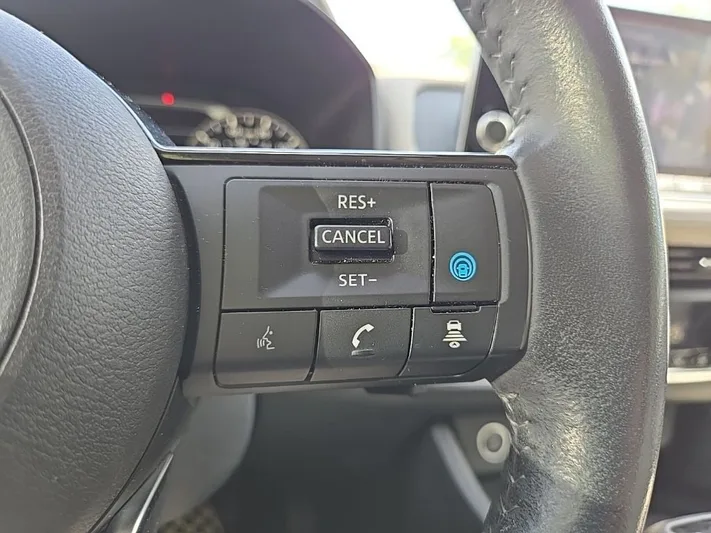 2023 Nissan Rogue - view 12