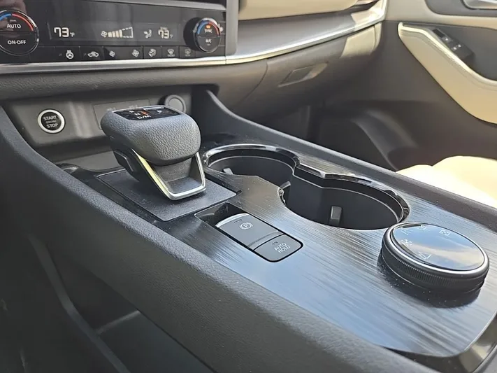 2023 Nissan Rogue - view 21
